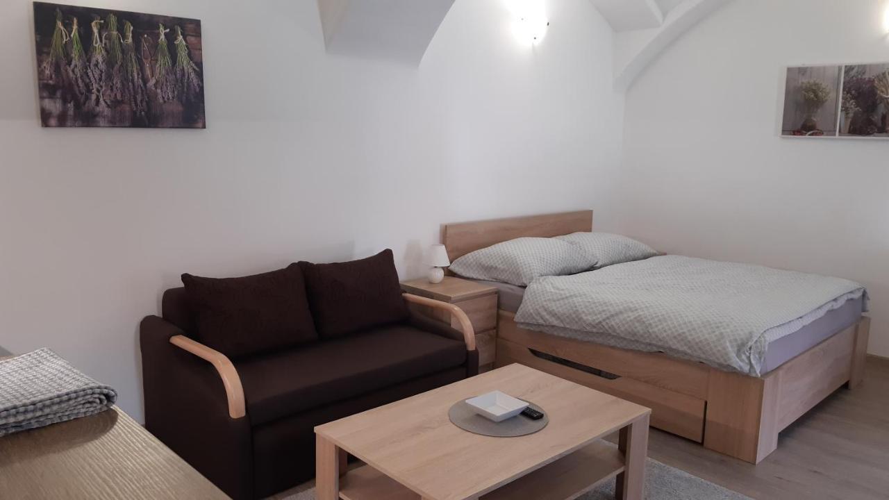 Martinuv Dvur Apartment Пилзен Екстериор снимка