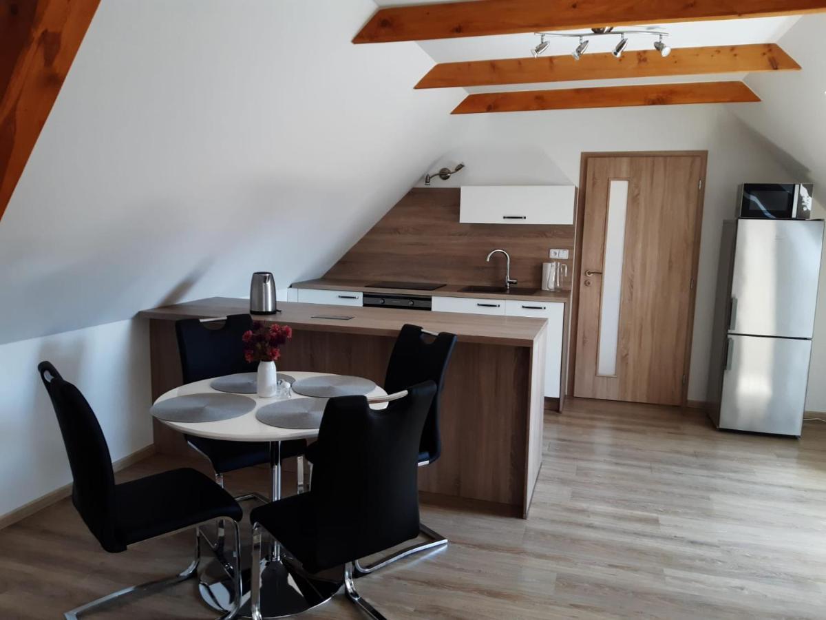 Martinuv Dvur Apartment Пилзен Екстериор снимка
