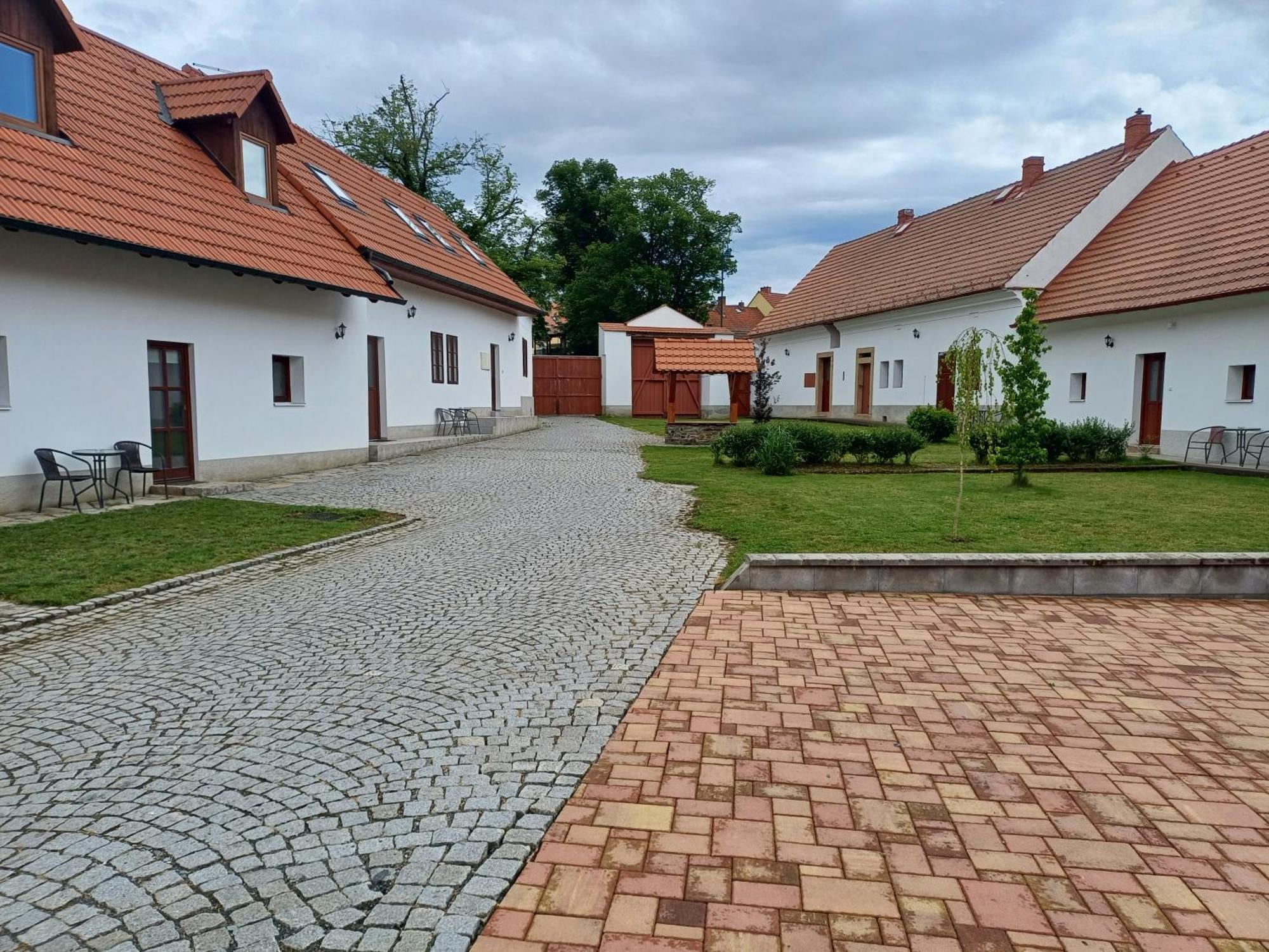 Martinuv Dvur Apartment Пилзен Екстериор снимка