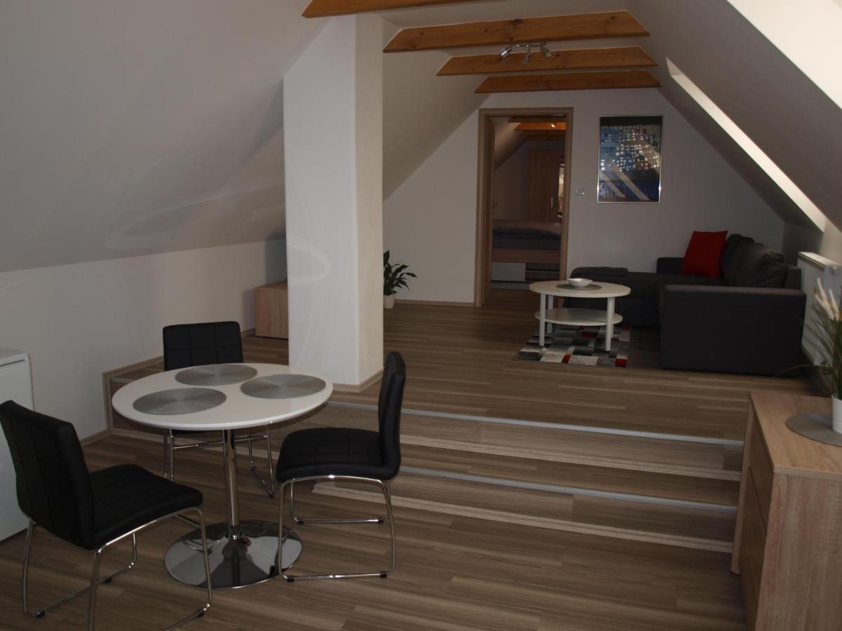 Martinuv Dvur Apartment Пилзен Екстериор снимка